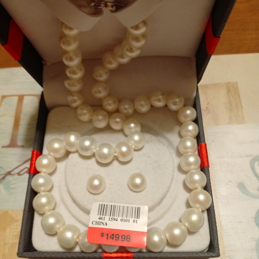 Sterling silver pearl set